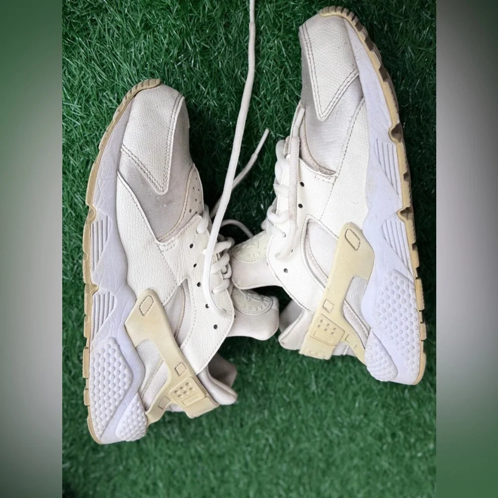 Nike Air Huarache Run White‎ White (Women's) Size 9